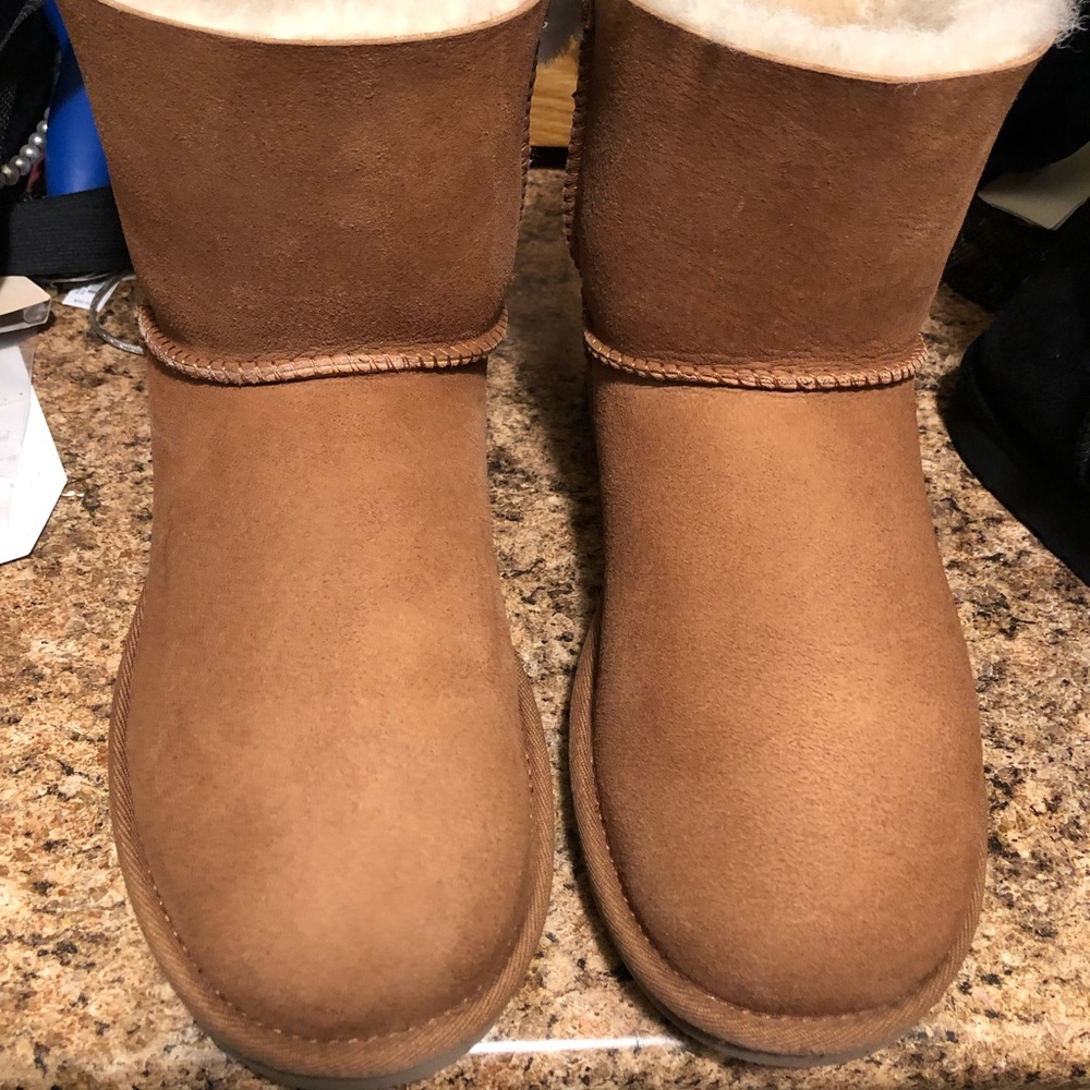 Ugg fluffy bow boot